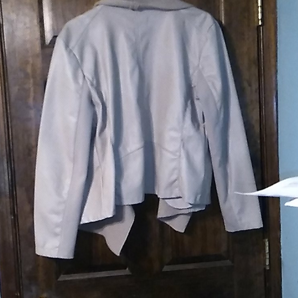 Cream jacket - Picture 3 of 3